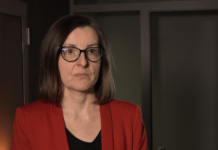 Branża turystyczna pozostaje w tyle w procesie cyfryzacji. Sztuczna inteligencja mogłaby znacznie ułatwić planowanie podróży